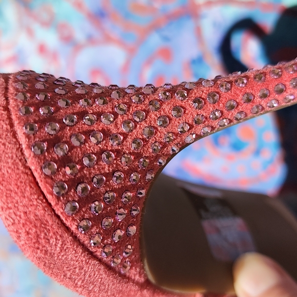 Coral Suede heels by Marc Fisher - Picture 3 of 5